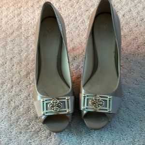 Isola Nude Heels Size 7 1/2!